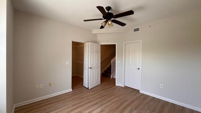 Building Photo - 2048 Alta Meadows Ln