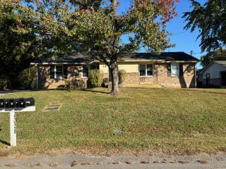 Building Photo - 4028 Plantation Dr