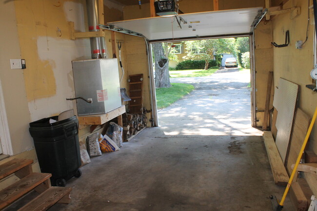 Building Photo - 63 Holly Dr