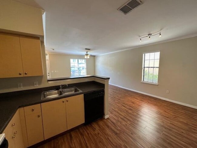 Building Photo - 2 Bedroom 2 Bathroom Townhome is Siena at Celebration with attached 2 Car Garage