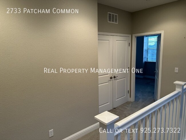 Building Photo - 2733 Patcham Common