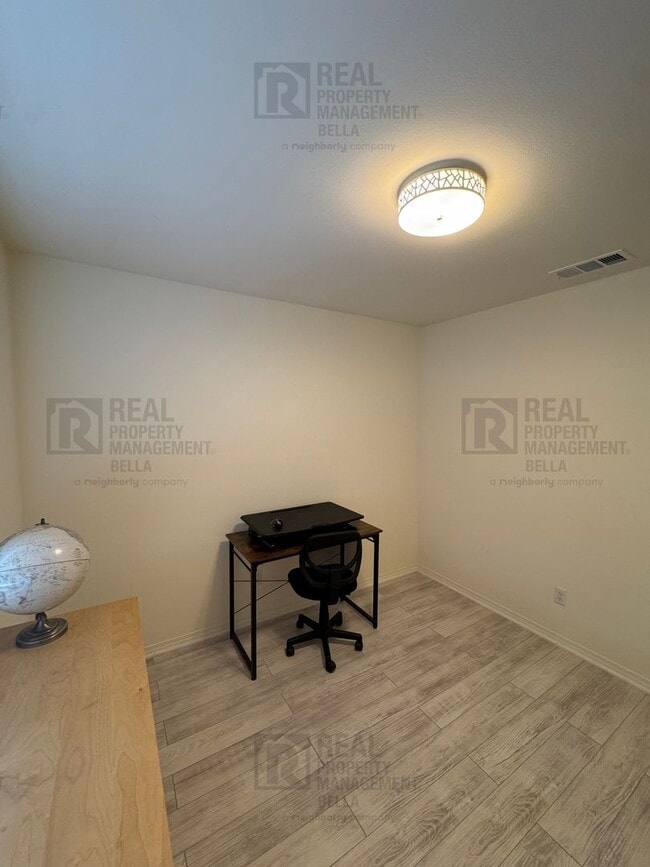 Building Photo - Spacious Corner Lot Home in Desirable Winchester Community – 3 Bed + Office + Large Backyard!