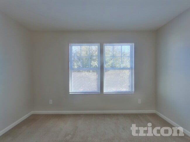 Building Photo - 1069 Joselynn Drive