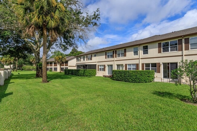 Building Photo - Spacious 4-Bedroom, 2.5-Bathroom Townhome with Modern Finishes and Community Amenities!