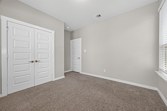 Building Photo - 28611 Hannahs Harbor Ln