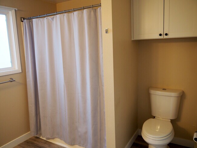 Building Photo - 4463 Madrona Way SE