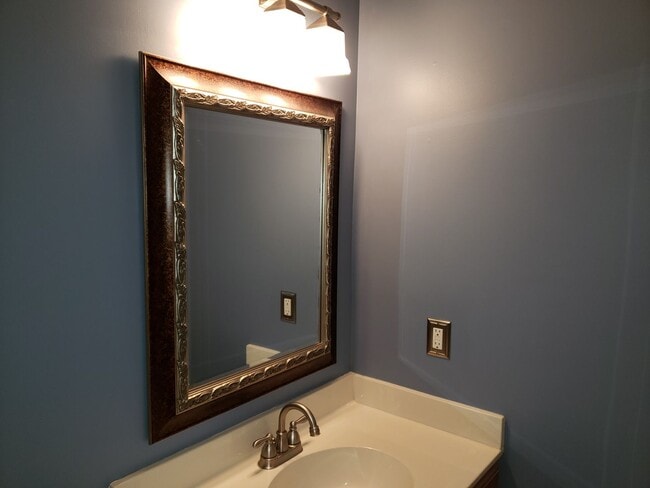 Building Photo - Beautiful home in Ballantyne