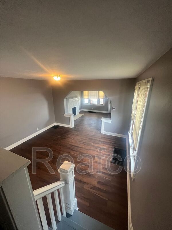 Building Photo - 287 N Burgess Ave