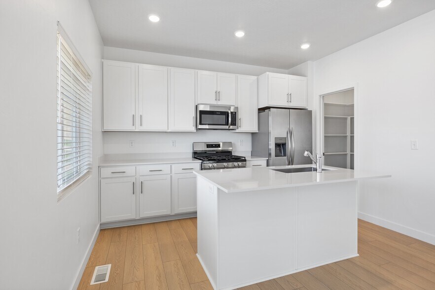 Building Photo - 1943 N Fireball Ln