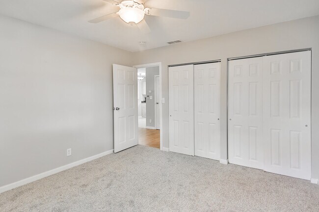 wall to wall closet - 7811 Randy Rd