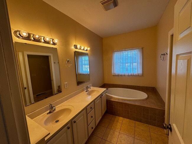 Building Photo - 1008 ACB - 3 bedrooms/2 baths rental in Batesburg, SC - $2250/month