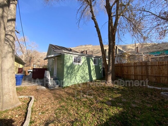 Building Photo - 217 Reed Ave N