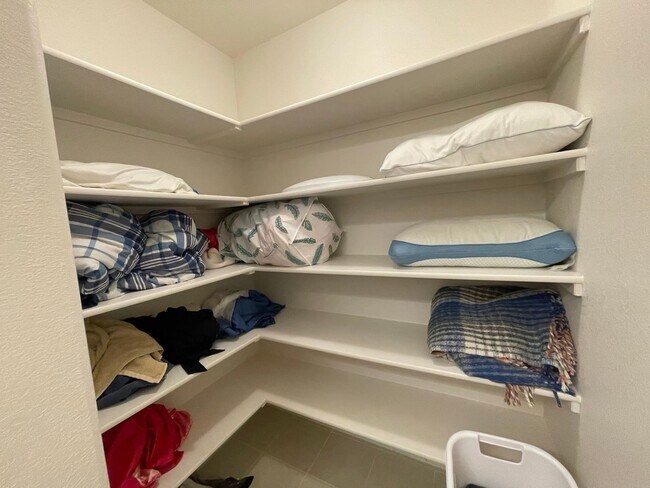 Building Photo - The Lifestyle You Seek!