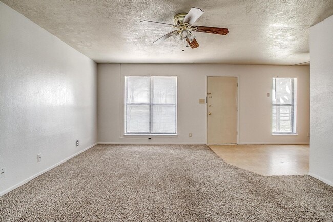 Building Photo - One Side of Very Nice Duplex West Granbury- 2 Bed, 2 Bath- 76049