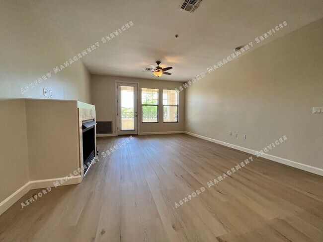 Building Photo - Scottsdale Luxury 2 Bed Condo with Mountain Views - Gated Artesia - Utilities Included