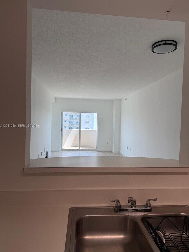 Building Photo - 50 Menores Ave