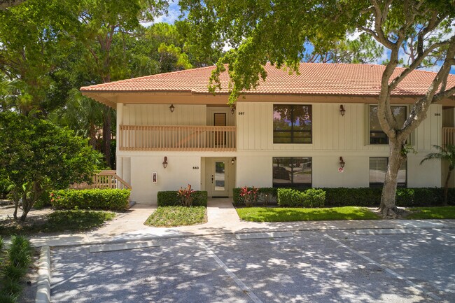 Building Photo - 563 Brackenwood Pl