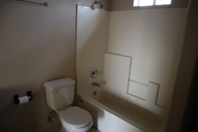 Building Photo - Perfect Blend of Comfort and Convince!!!