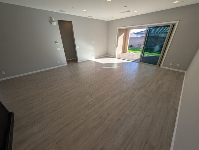 Building Photo - 11531 Great Bahama Way