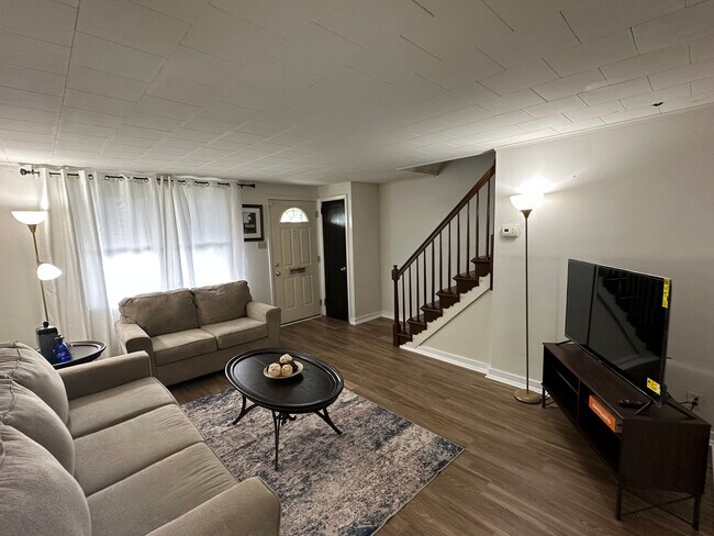 Living Room - 1525 N 15th St