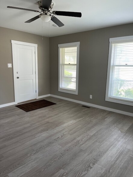 Living Room - 314 N Rogers St