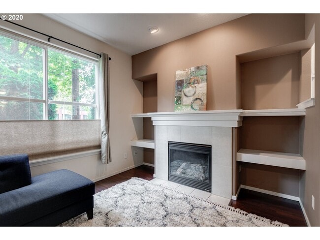 Building Photo - Amberglen Neighborhood 3 Bed 2.5 Bath Townhome w/ Garage, A/C, Washer & Dryer~ Convenient to ONPR...