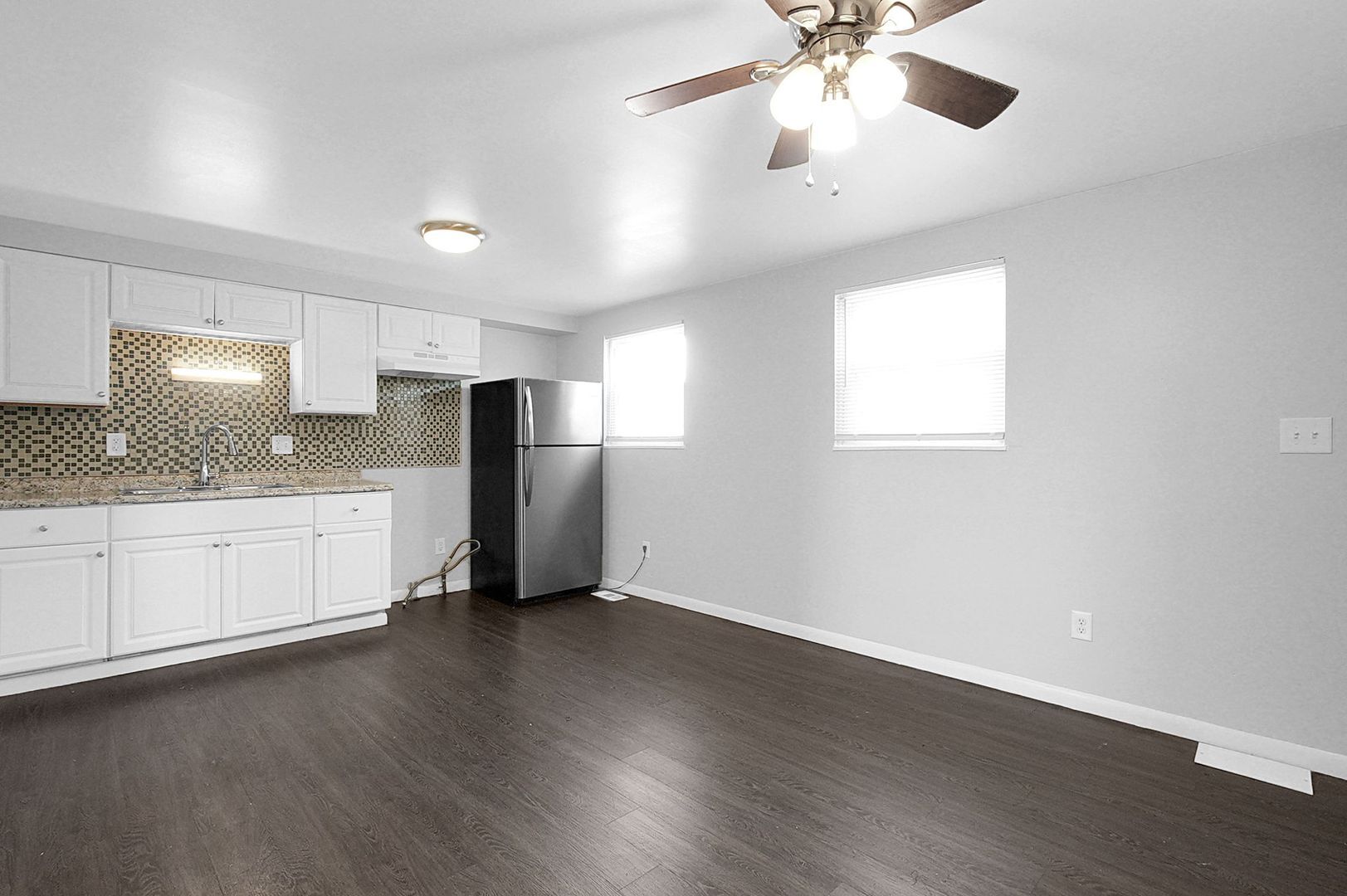 Building Photo - 1652 E 25th Ave