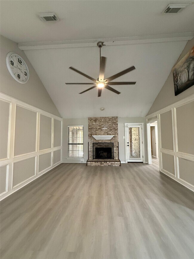 Building Photo - 1042 Cascade Creek Dr