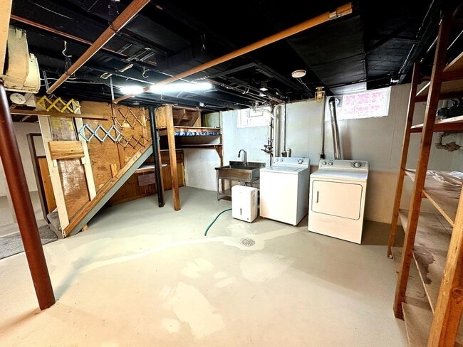 Building Photo - 1718 Chandler Rd