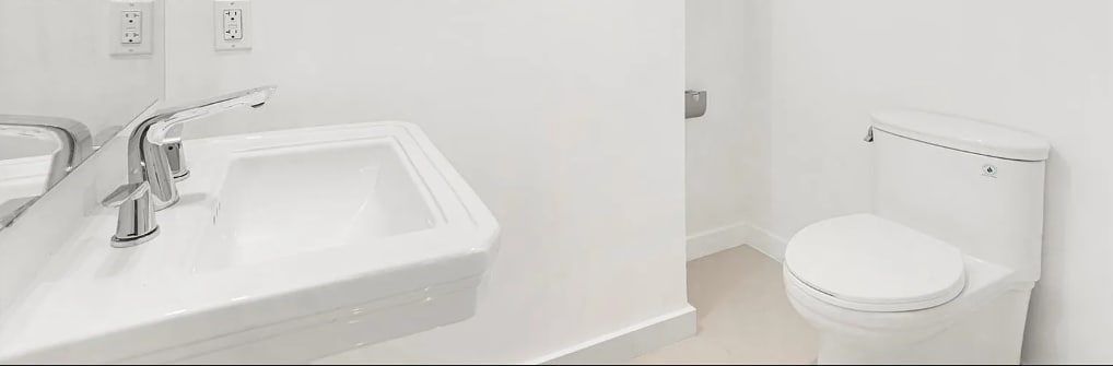 Building Photo - 1010 SW 2nd Ave