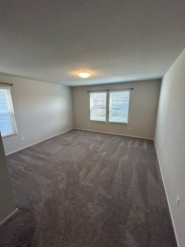 Building Photo - Well Maintained 3 Bedroom, 2 Bath House in McMinnville