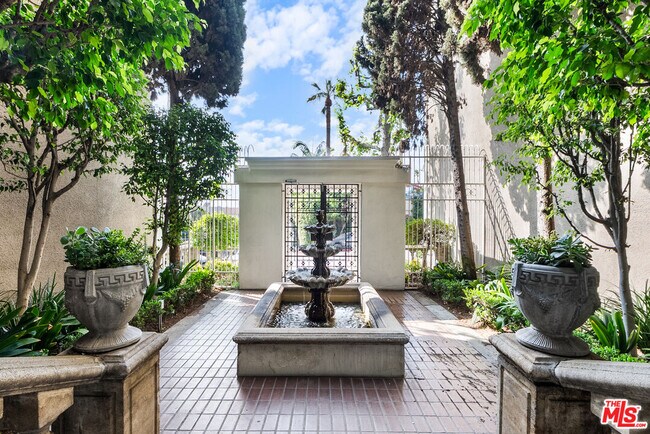 Building Photo - 8455 Fountain Ave