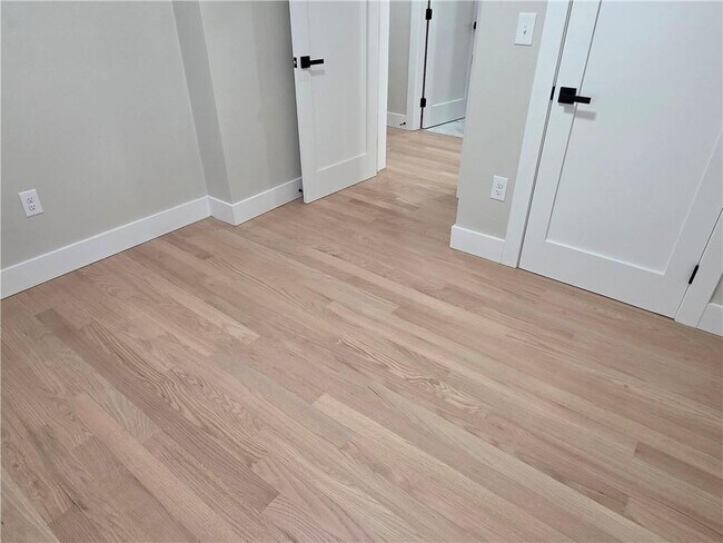 Building Photo - 29 Dunford St