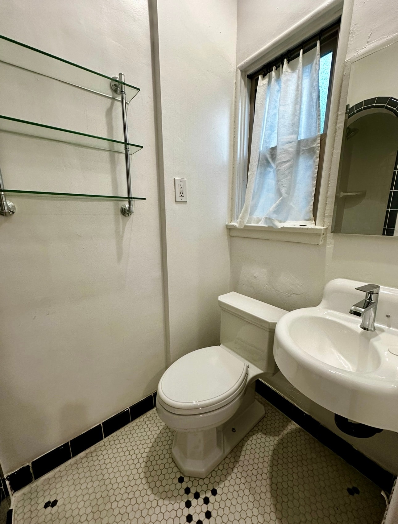 Building Photo - 1104 E California Ave