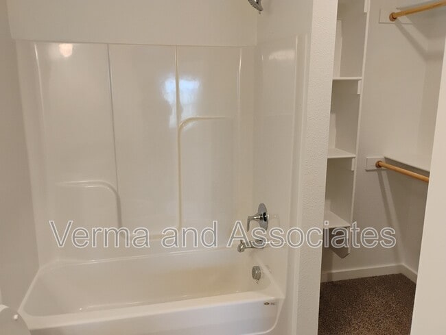 Building Photo - 841 Ventnor Ave