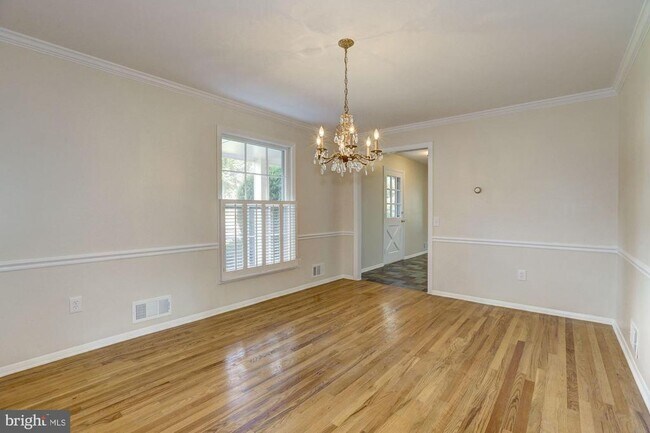Building Photo - 8804 Falls Chapel Way