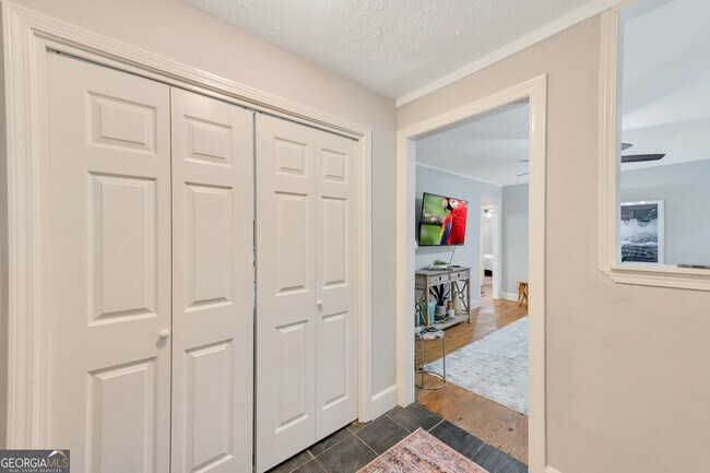 Building Photo - 192 Woods Dr NE