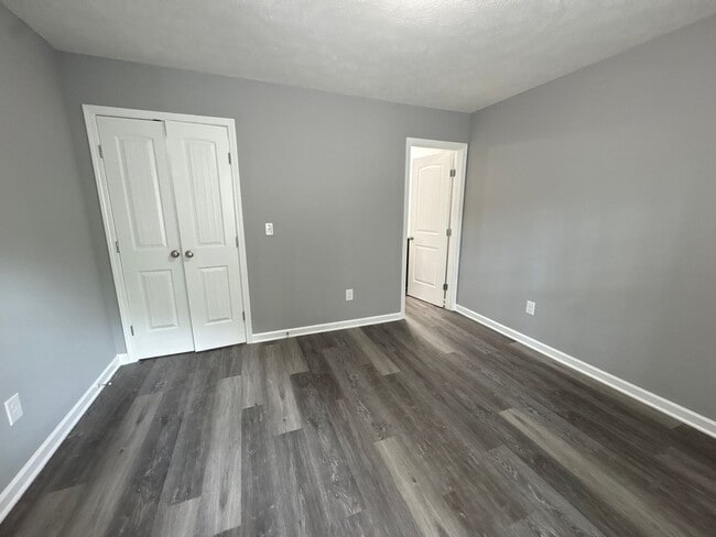 Building Photo - Newer Duplex Located Near the Heart of Tullahoma!