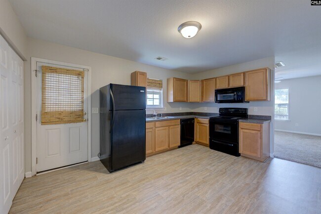 Building Photo - 628 Candytuft Ln