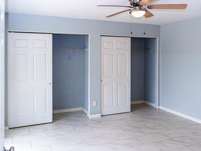 Building Photo - 133 W Park Ave