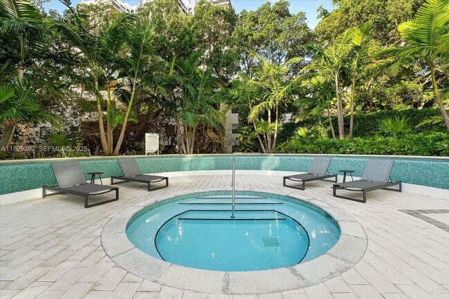 Building Photo - 2127 Brickell Ave