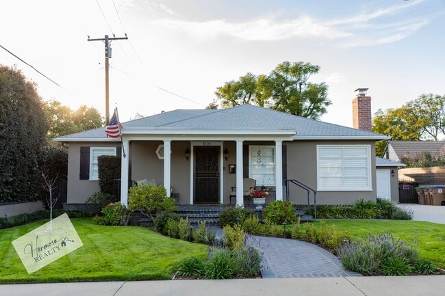 Building Photo - 1121 N Cambridge Ave