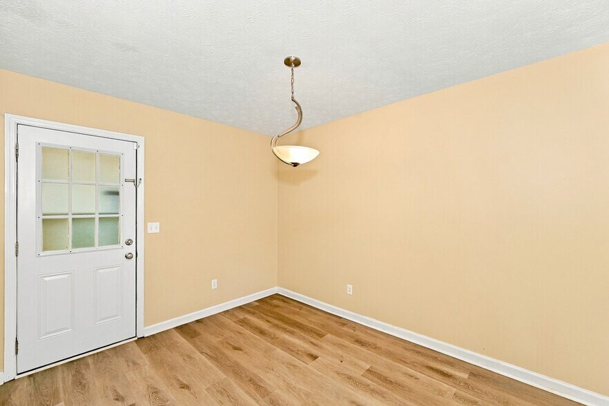Building Photo - 232 Thistle Ln