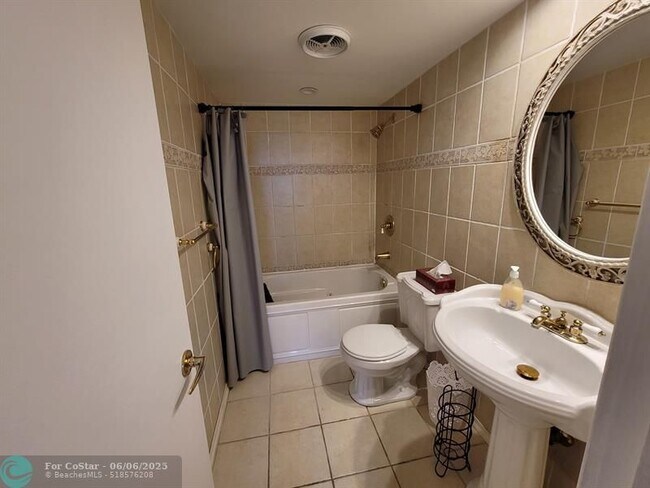Building Photo - 401 Golden Isles Dr