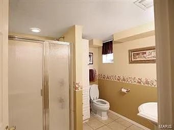 Building Photo - "Charming 3-Bedroom Retreat with 2 Full Baths in Prime Saint Louis Location - 1537 Sq Ft of Comfo...