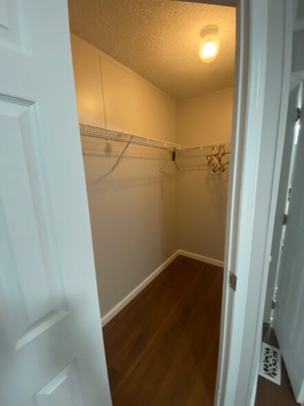 Building Photo - 386 Marler Rd