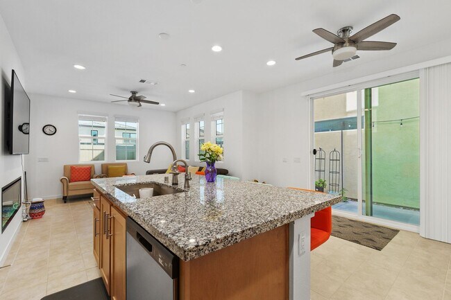 Building Photo - New Community - Temecula - New House Corne...