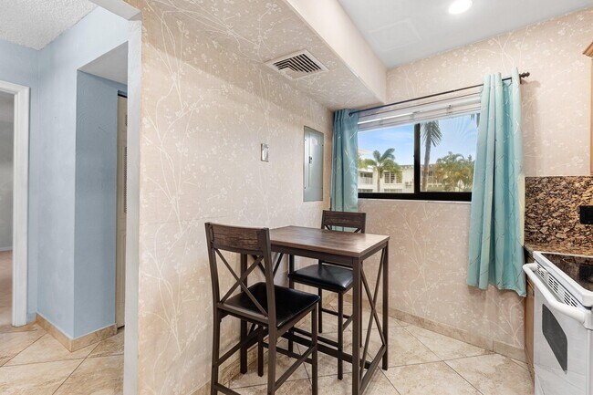 Building Photo - 3605 S Ocean Blvd