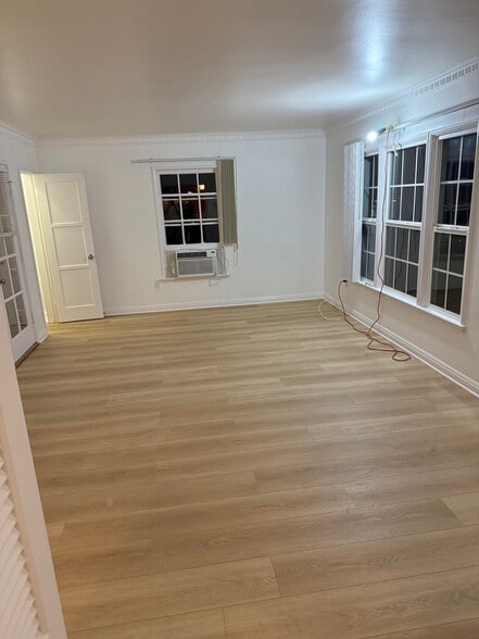 Great Room - 846 N Sweetzer Ave