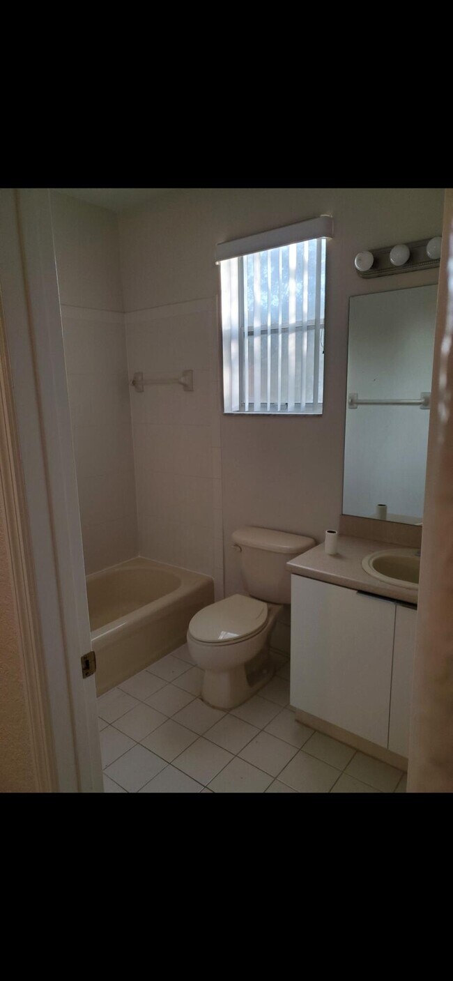 Building Photo - 2286 Shoma Dr